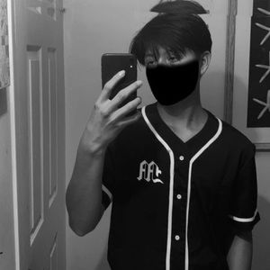 Meet your Posher, Dennis